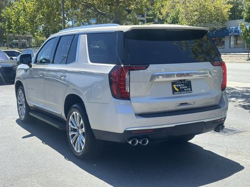 Used 2021 GMC Yukon Denali w/ Advanced Technology Package RWD image 10