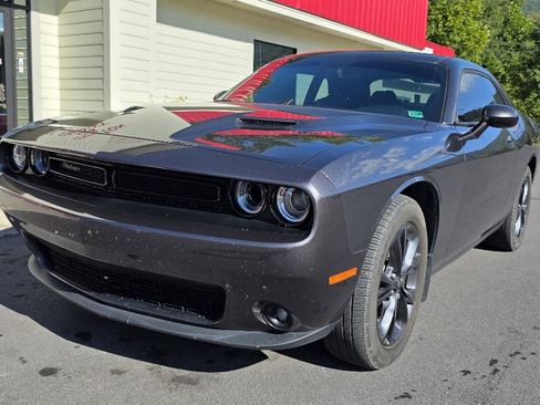 Used 2022 Dodge Challenger SXT w/ Driver Convenience Group image 1