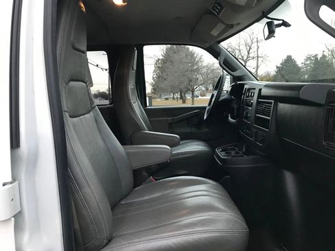 Used 2022 Chevrolet Express 2500 LS image 32