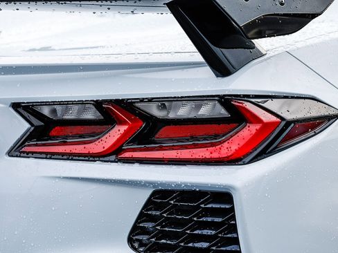 Used 2022 Chevrolet Corvette Stingray Premium Conv w/ Z51 Performance Package image 8