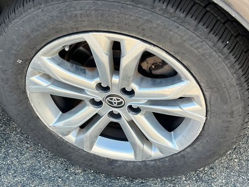 Used 2022 Toyota Sienna XSE w/ XSE Plus Package AWD/4WD image 22