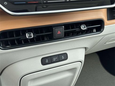 New 2025 Volkswagen ID. Buzz 1st Edition image 18