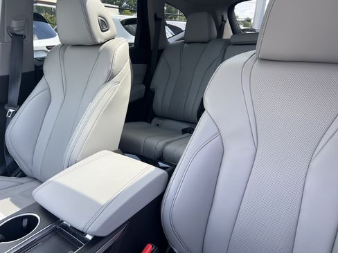 Certified 2024 Acura MDX FWD w/ Technology Package image 9