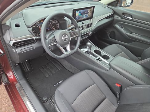 Used 2025 Nissan Altima 2.5 SV w/ SV Special Edition Package image 15