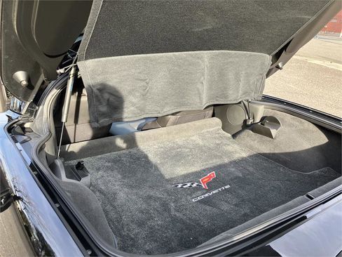 Used 2006 Chevrolet Corvette Coupe w/ Preferred Equipment Group image 17
