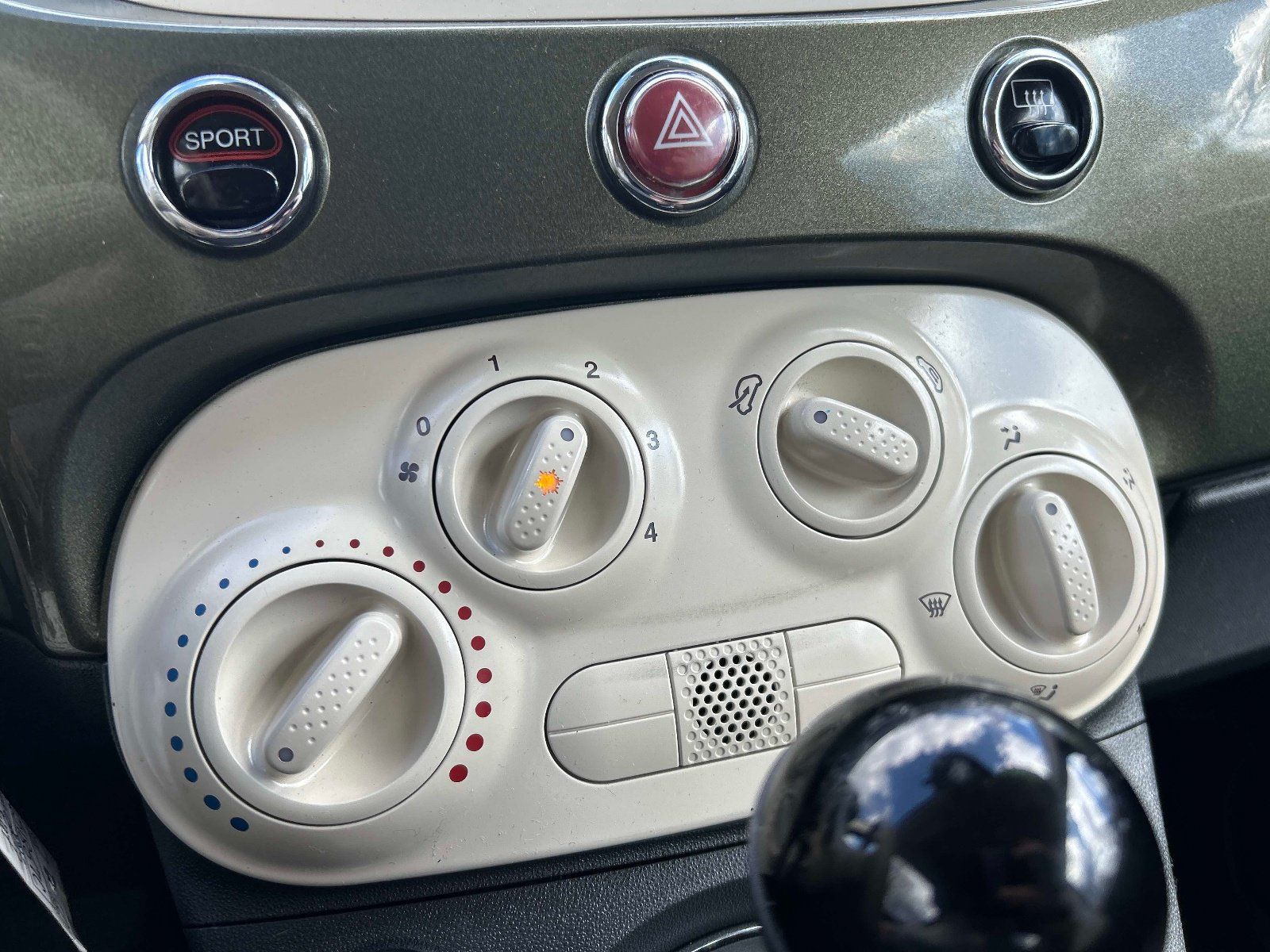 Used 2015 FIAT 500 Pop FWD image 21