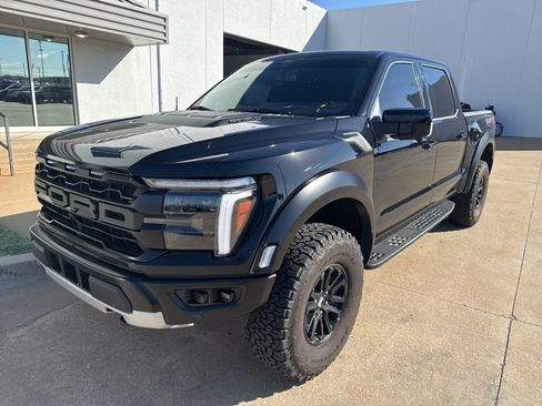 Used 2025 Ford F150 Raptor image 3