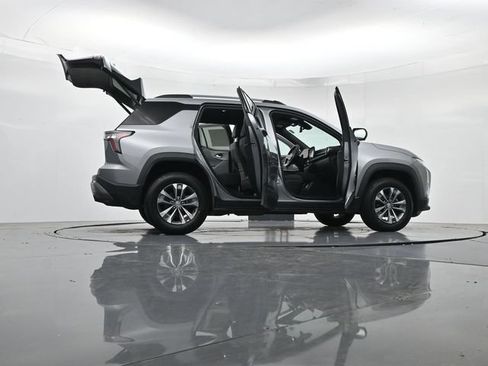Used 2025 Chevrolet Equinox LT w/ Convenience Package II FWD image 56