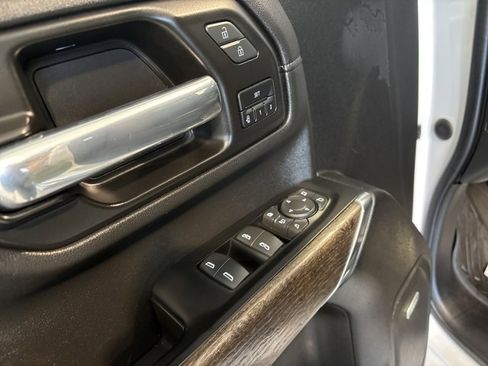 Used 2022 GMC Sierra 3500 Denali image 11