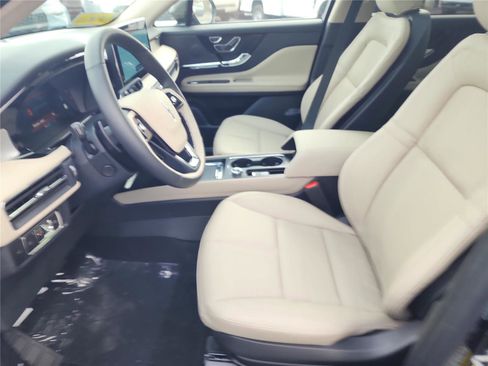 New 2026 Lincoln Corsair Premiere image 13