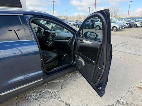 Used 2017 Lincoln MKC Premiere image 25