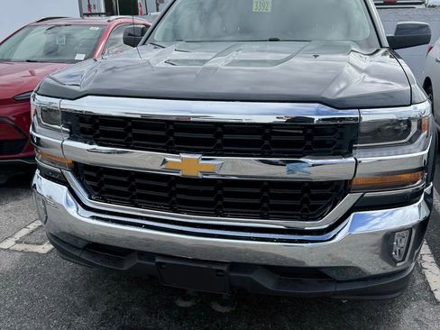Used 2018 Chevrolet Silverado 1500 LT w/ All Star Edition image 2