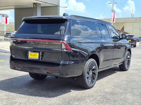 New 2025 Lincoln Navigator L Reserve w/ Jet Appearance Package AWD/4WD image 2