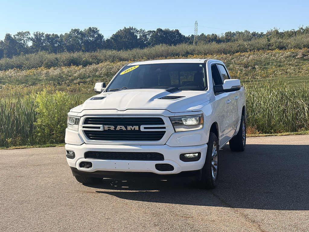 Used 2023 RAM 1500 Laramie AWD/4WD image 1
