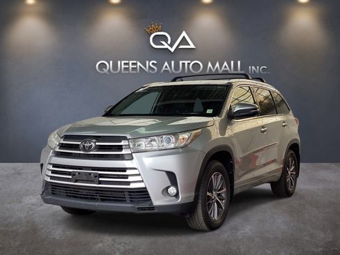 Used 2018 Toyota Highlander XLE w/ Protection Package #3 AWD/4WD image 3