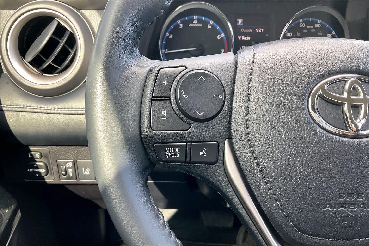 Used 2018 Toyota RAV4 Limited FWD image 23