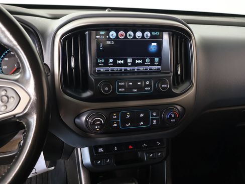 Used 2018 Chevrolet Colorado Z71 w/ LPO, Premium Interior Package AWD/4WD image 5