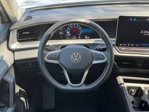 Used 2026 Volkswagen Tiguan SE FWD image 30