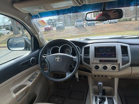 Used 2009 Toyota Tacoma PreRunner image 10