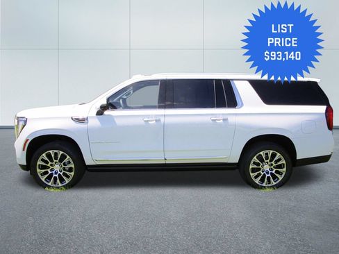 New 2026 GMC Yukon XL Denali w/ Denali Reserve Package RWD image 3