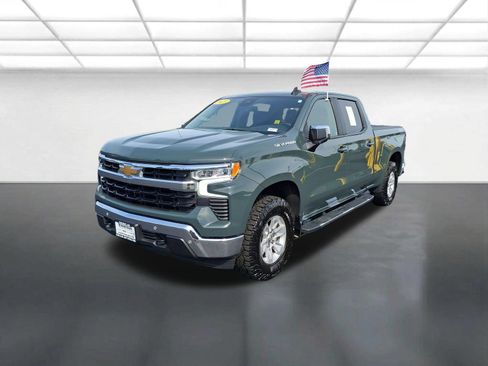 Used 2025 Chevrolet Silverado 1500 LT w/ Safety Package AWD/4WD image 7