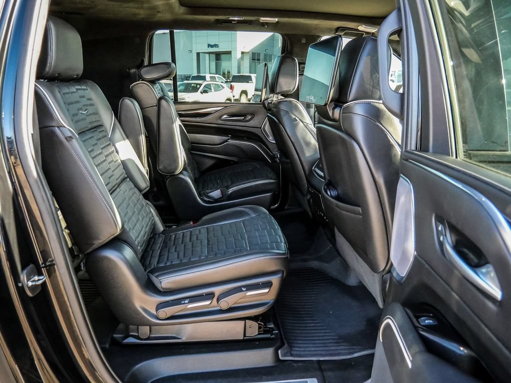 Used 2023 Cadillac Escalade ESV V w/ LPO, ONYX Package AWD/4WD image 25