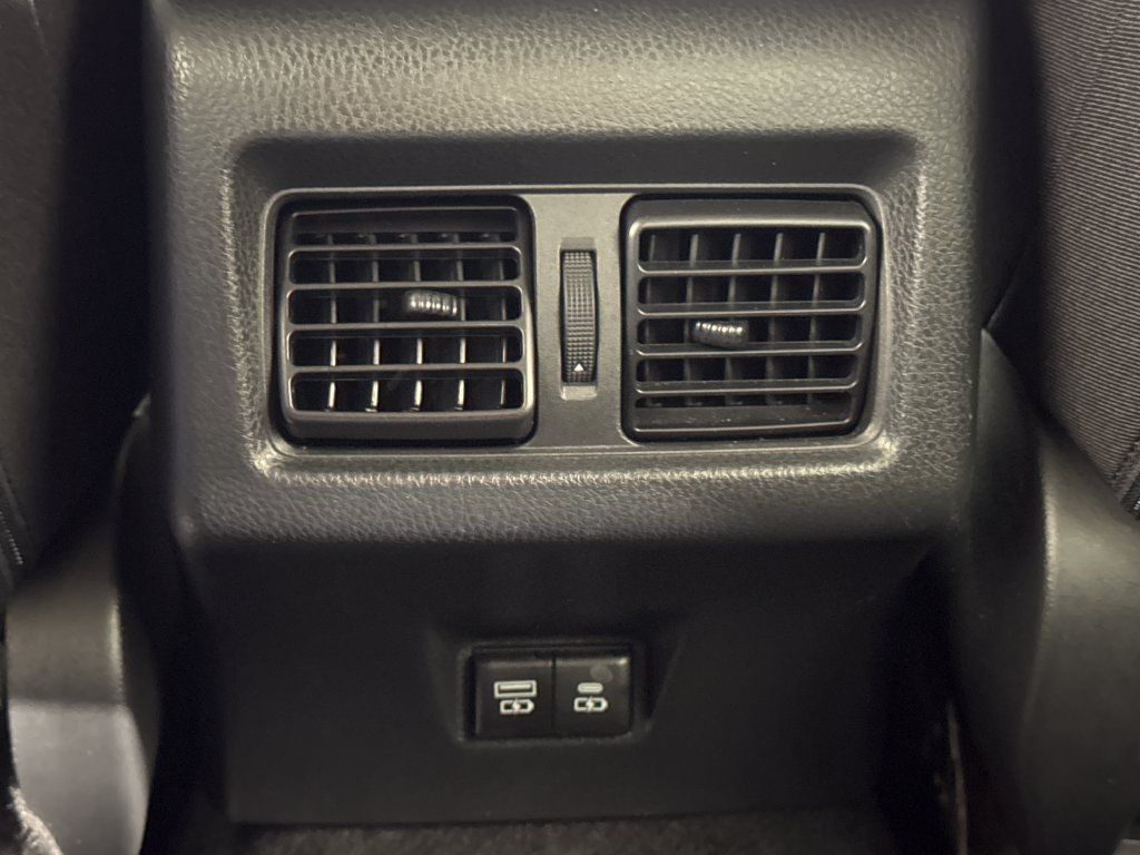 Used 2025 Toyota Camry LE FWD image 19