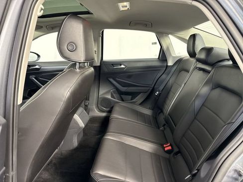 Used 2023 Volkswagen Jetta SE FWD image 22