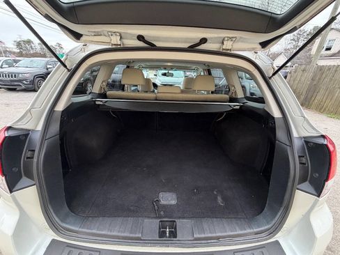 Used 2010 Subaru Outback 2.5i Premium image 16