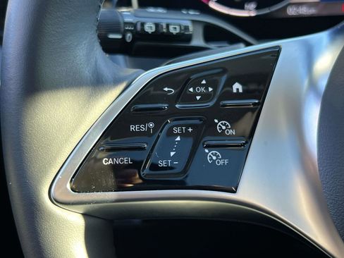 Used 2025 Mercedes-Benz GLC 350e 4MATIC image 22