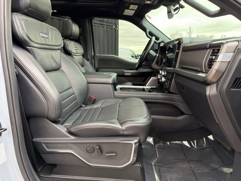 Used 2025 Ford F350 Platinum image 39