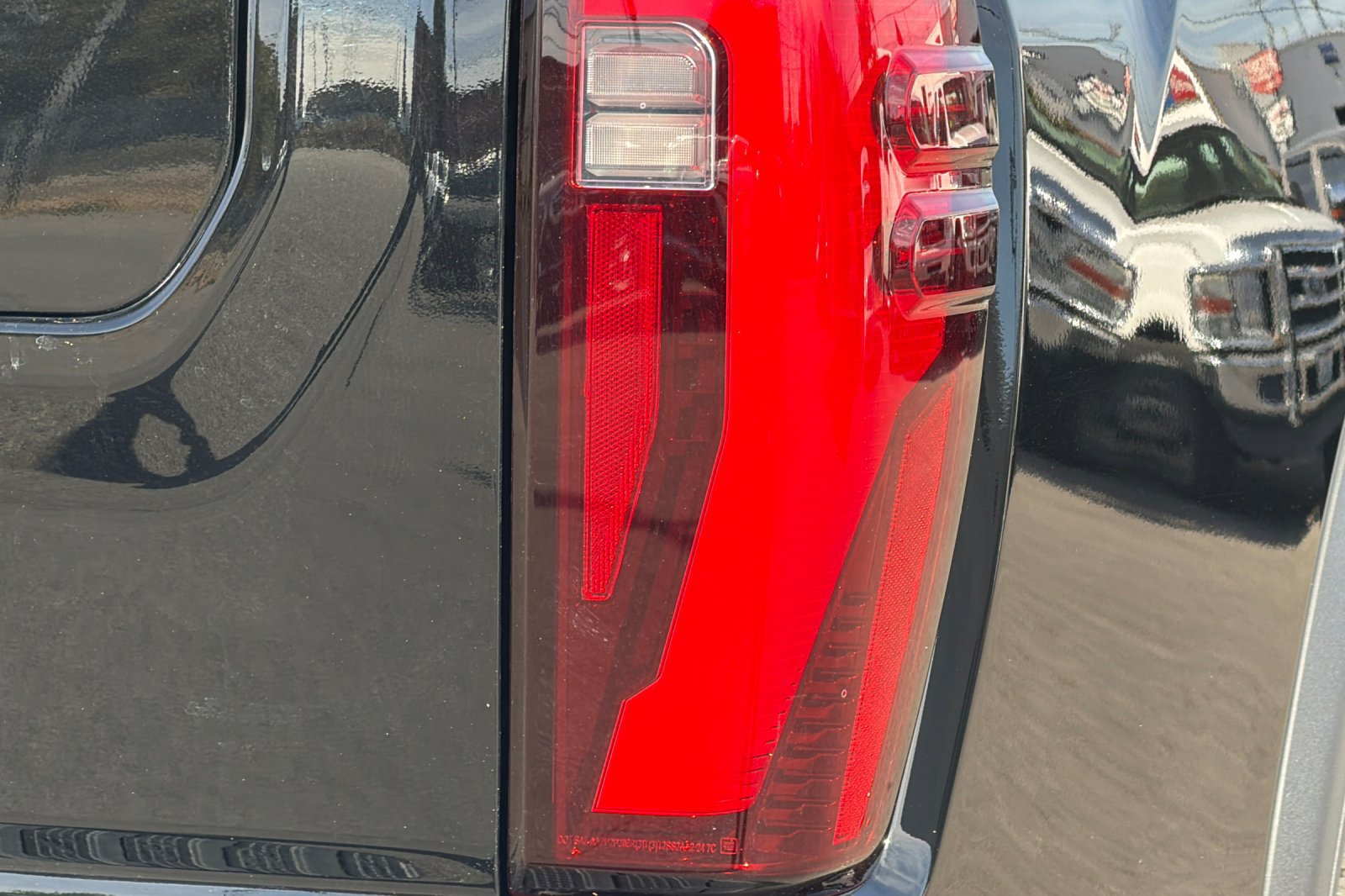 Used 2025 GMC Sierra 3500 Denali w/ Denali Reserve Package AWD/4WD image 47