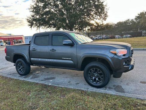 Used 2022 Toyota Tacoma SR5 image 7