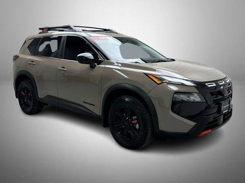 Certified 2025 Nissan Rogue SV AWD/4WD image 3