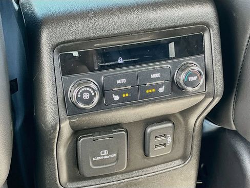 Used 2019 GMC Acadia Denali w/ Technology Package AWD/4WD image 27
