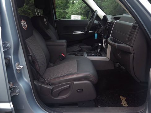 Used 2012 Jeep Liberty Arctic AWD/4WD image 17