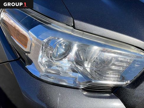 Certified 2019 Toyota Tacoma SR5 image 26