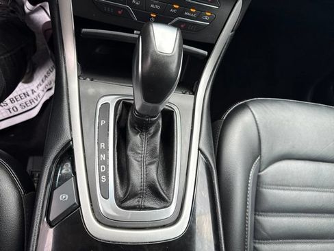 Used 2016 Ford Edge SEL w/ Equipment Group 201A AWD/4WD image 21