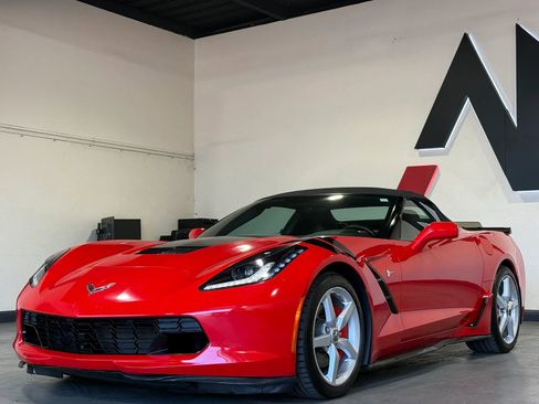 Used 2014 Chevrolet Corvette Stingray Convertible RWD image 2