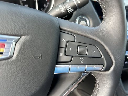 New 2025 Cadillac XT6 Luxury image 22