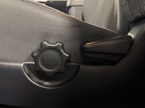 Used 2019 Toyota Tacoma TRD Sport w/ Technology Package AWD/4WD image 19