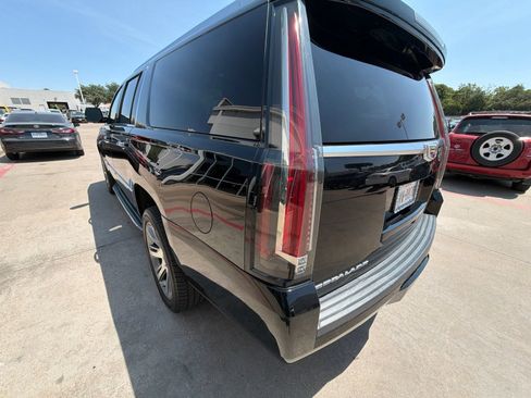 Used 2016 Cadillac Escalade ESV Luxury AWD/4WD image 5