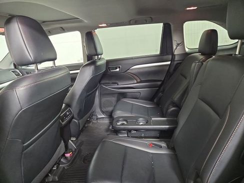 Used 2019 Toyota Highlander XLE image 15