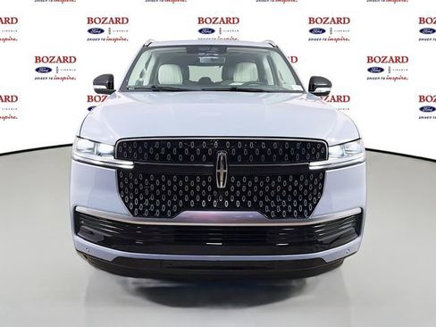 New 2026 Lincoln Navigator Reserve AWD/4WD image 3
