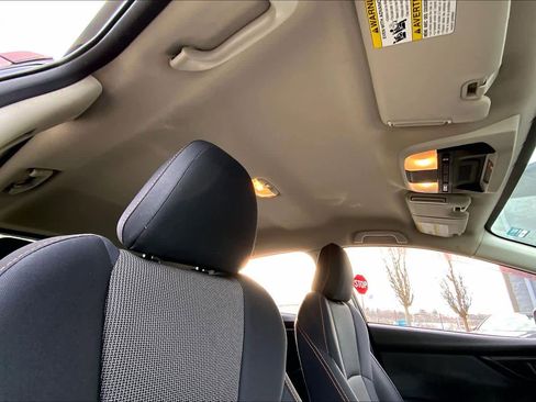 Used 2018 Subaru Crosstrek 2.0i Premium image 14