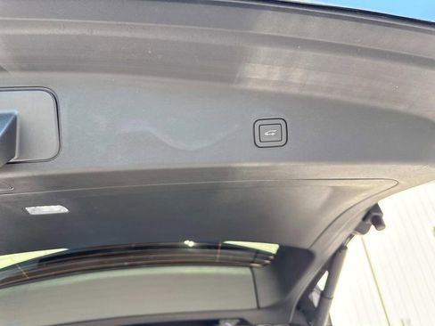 New 2026 Cadillac Vistiq Premium Luxury w/ LPO, Floor Liner Package image 10