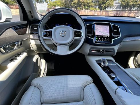 Used 2023 Volvo XC90 T8 Ultimate w/ Protection Package Premier AWD/4WD image 8