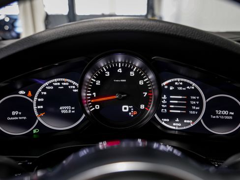 Used 2022 Porsche Cayenne S image 12