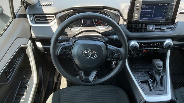 Used 2022 Toyota RAV4 LE FWD image 10
