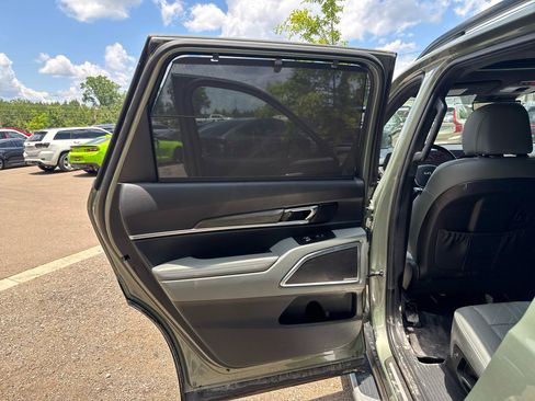 Used 2023 Kia Telluride SX Prestige X-Pro AWD/4WD image 14